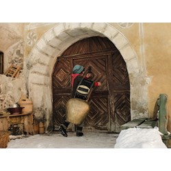 Ravensburger (10598) - "A Bell for Ursli" - 100 brikker puslespil